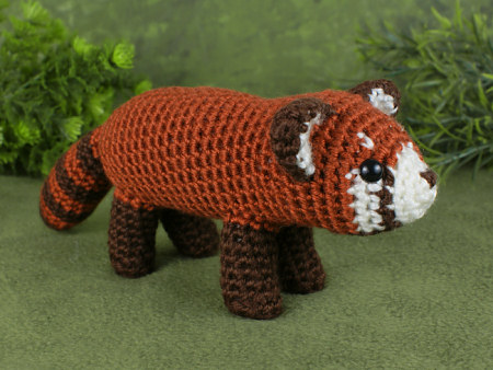 red panda amigurumi crochet pattern by planetjune