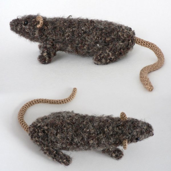 Fuzzy Rat amigurumi crochet pattern - Click Image to Close
