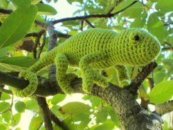 (image for) Chameleon (lizard) amigurumi crochet pattern