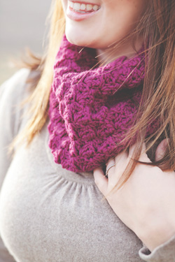 Idiot's Guides: Crochet by June Gilbank - Cozy Cowl pattern
