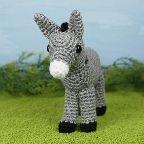 Donkey crochet pattern by PlanetJune