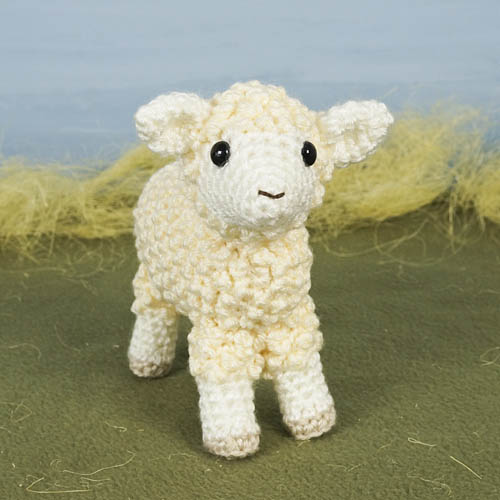 Farmyard Sheep amigurumi crochet pattern by PlanetJune