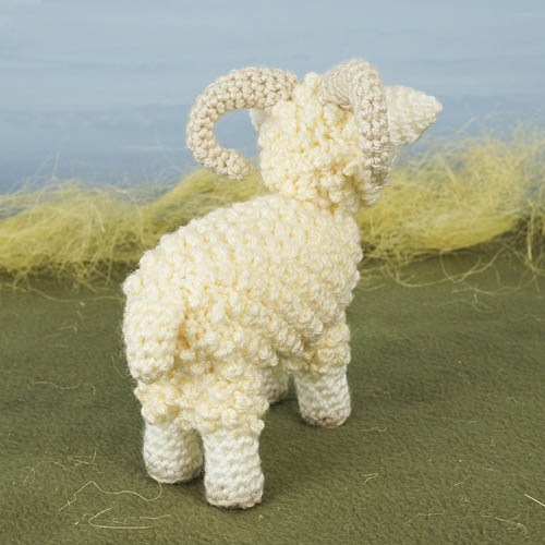 Farmyard Sheep amigurumi crochet pattern by PlanetJune