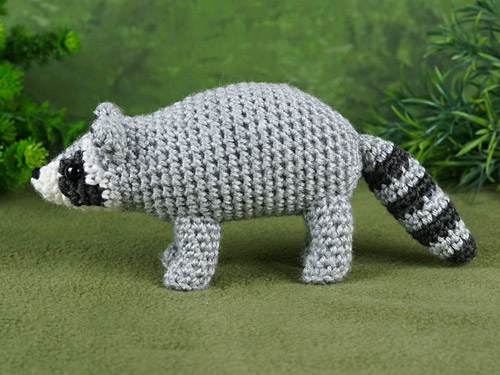 raccoon amigurumi crochet pattern by planetjune