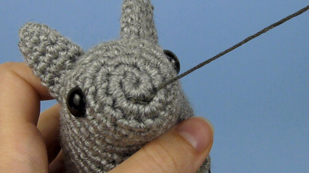 How to safely and securely insert safety eyes into your amigurumi