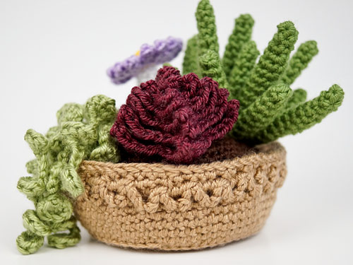 zig-zag pot decoration detail from Succulent Collections 3 & 4 crochet patterns by PlanetJune