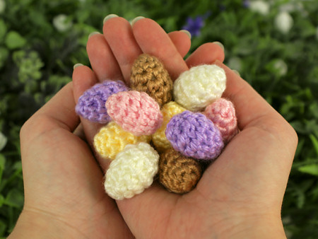 tiny eggs crochet pattern by planetjune