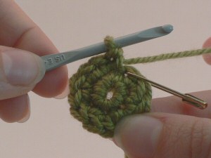 Why do I keep crocheting counter-clockwise in the round? : r/crochet