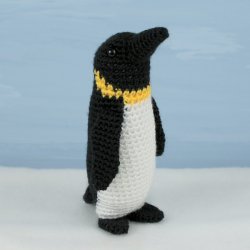 (image for) Emperor Penguin amigurumi crochet pattern