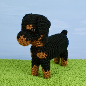 (image for) AmiDogs Rottweiler amigurumi crochet pattern