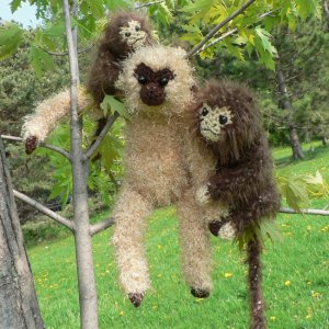 (image for) Fuzzy Monkeys amigurumi crochet pattern