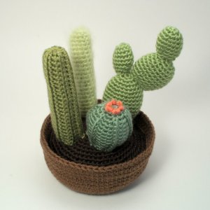 (image for) Cactus Collection 2: FOUR realistic crochet patterns