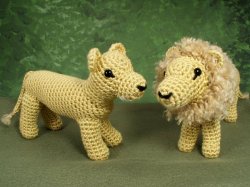 (image for) Lion and Lioness amigurumi crochet pattern