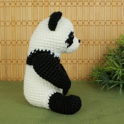 (image for) Giant Panda amigurumi crochet pattern