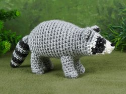 (image for) Raccoon amigurumi crochet pattern