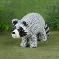 (image for) Raccoon amigurumi crochet pattern