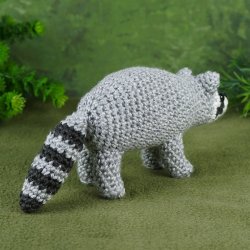 (image for) Raccoon amigurumi crochet pattern