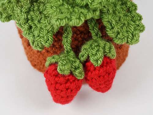 (image for) Strawberry Plant crochet pattern - Click Image to Close